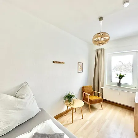 Appartement Gemuetliche 3-raum-wohnung In *
